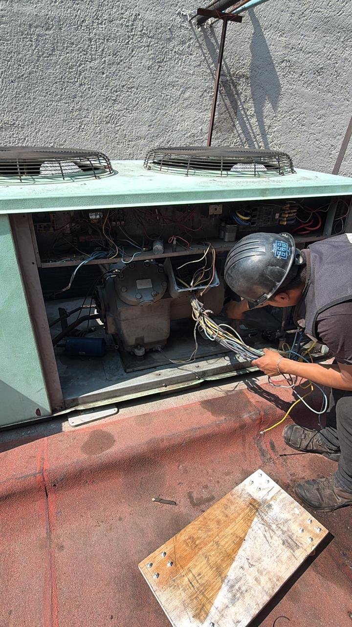 Mantenimiento de sistema de refrigeración