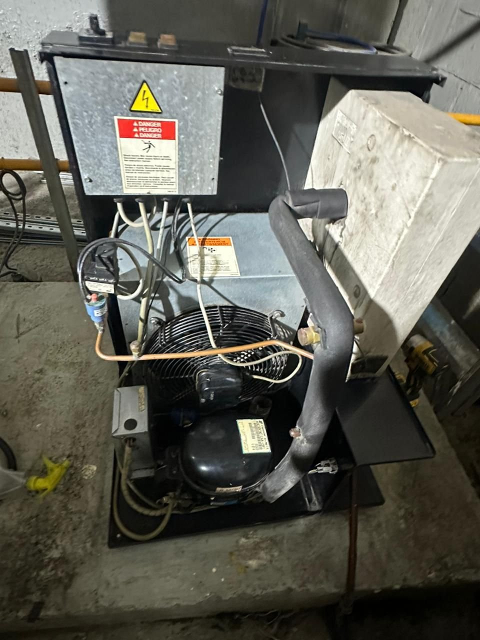 Instalación eléctrica y tablero de control